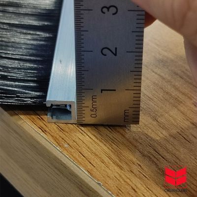 100% PP impermeabile a polvere impermeabile a insetti accessori porta finestra sigillo spazzola striscia strappatura meteo