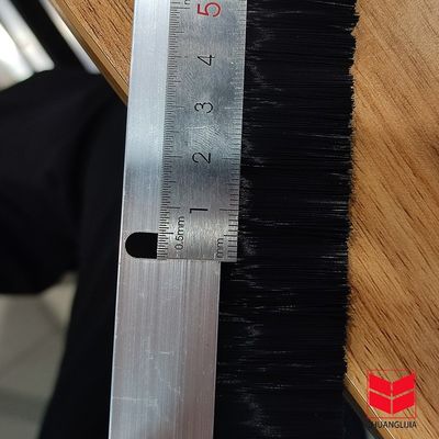 100% PP impermeabile a polvere impermeabile a insetti accessori porta finestra sigillo spazzola striscia strappatura meteo