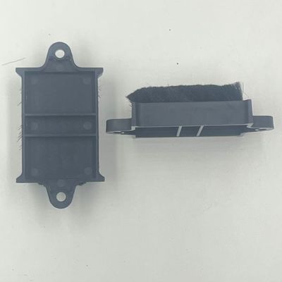 Accessori di kit di plastica per porte e finestre in blocco di alluminio altamente resistente alla polvere altezza 3-25 mm e larghezza 3-50 mm