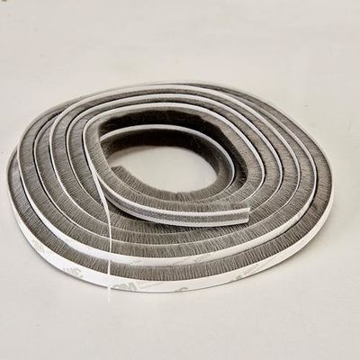 Appartamento moderno Finestre e porte in alluminio Accessori con striscia meteorologica a pila di lana